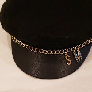 Steve Madden Black Newsboy Cap Hat with Gold Chain